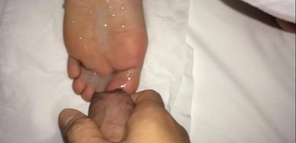  Sleeping feet with cumshot